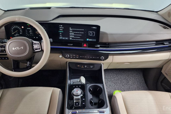 2025 Kia Carnival с пробегом 8 602 км
