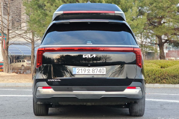 2024 Kia Carnival с пробегом 76 700 км