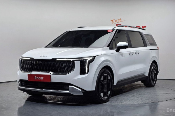 2025 Kia Carnival с пробегом 18 590 км