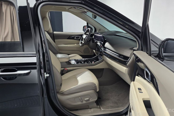 2025 Kia Carnival с пробегом 39 655 км