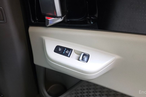 2024 Kia Carnival с пробегом 56 999 км