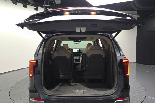 2024 Kia Carnival с пробегом 56 999 км