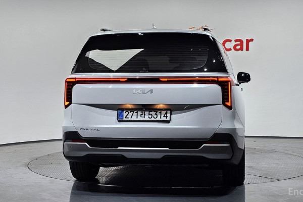 2025 Kia Carnival с пробегом 18 590 км