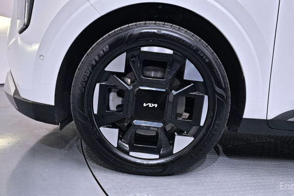 2025 Kia Carnival с пробегом 18 590 км