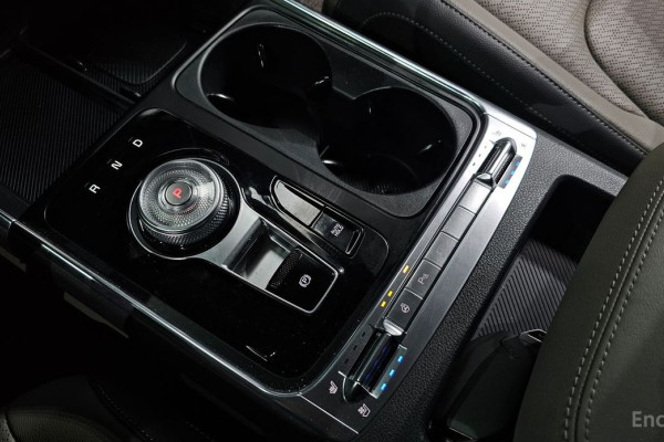 2025 Kia Carnival с пробегом 8 622 км