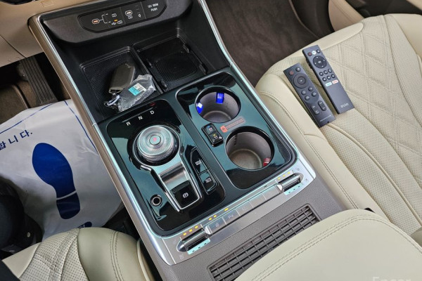 2024 Kia Carnival с пробегом 76 700 км