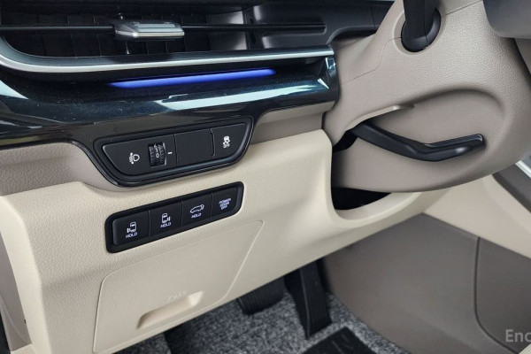 2025 Kia Carnival с пробегом 8 602 км