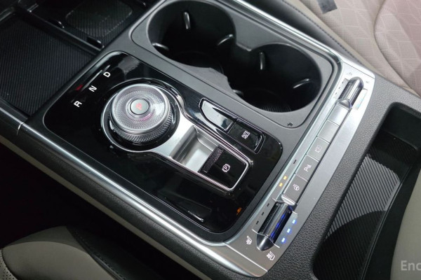 2025 Kia Carnival с пробегом 8 525 км