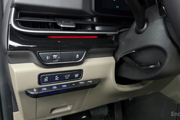 2025 Kia Carnival с пробегом 13 532 км