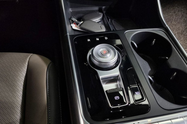 2025 Kia Carnival с пробегом 14 202 км