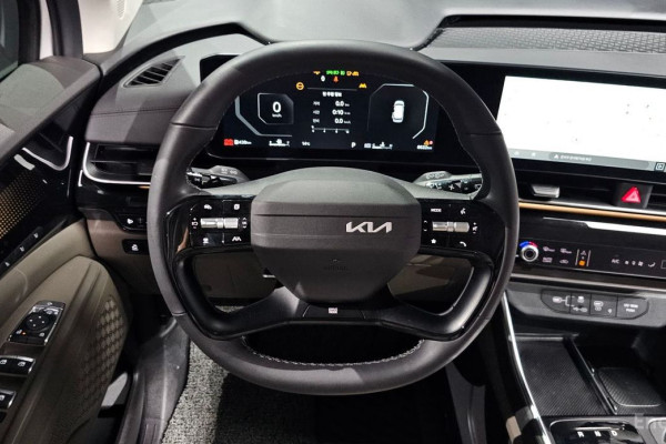 2025 Kia Carnival с пробегом 8 622 км