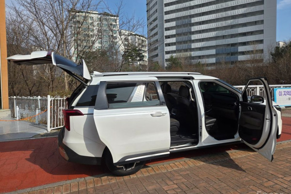 2024 Kia Carnival с пробегом 43 272 км