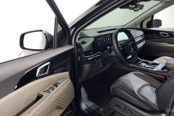 2025 Kia Carnival с пробегом 14 202 км