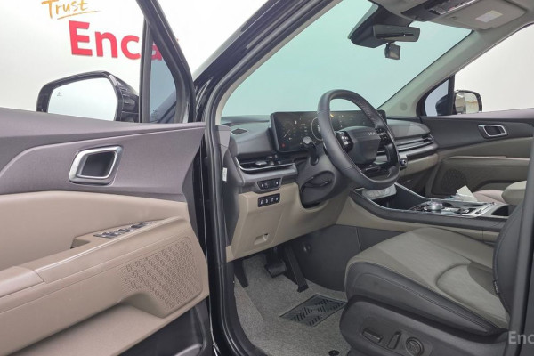 2025 Kia Carnival с пробегом 8 525 км