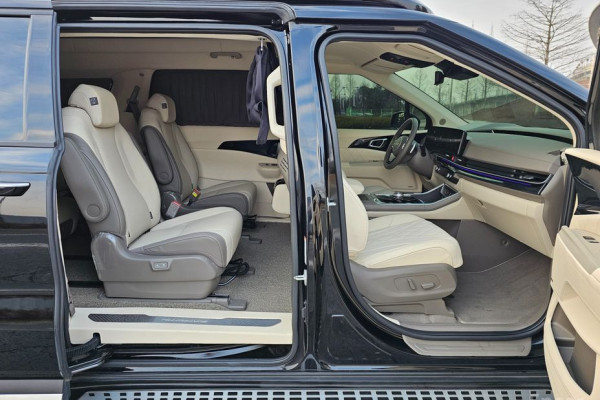 2024 Kia Carnival с пробегом 76 700 км