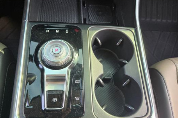 2024 Kia Carnival с пробегом 43 272 км