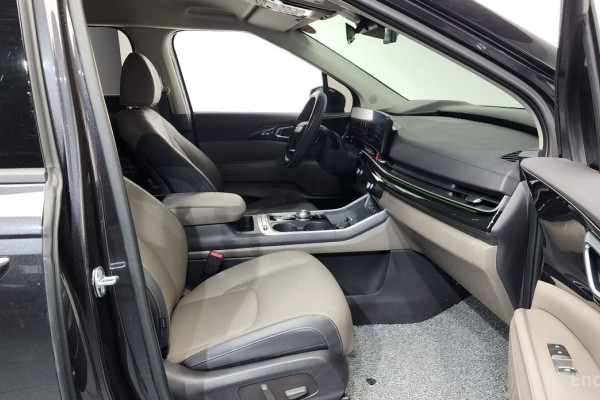 2025 Kia Carnival с пробегом 14 202 км