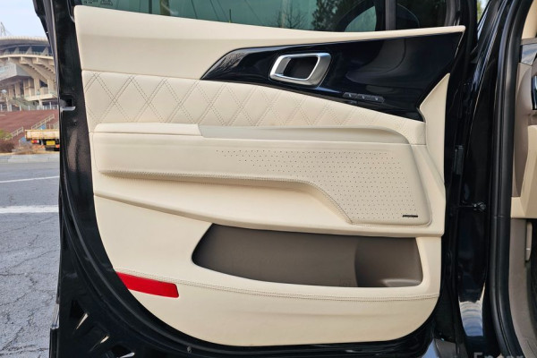 2024 Kia Carnival с пробегом 76 700 км