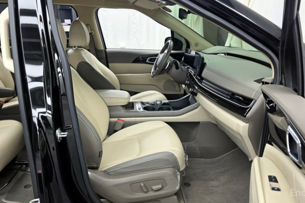 2024 Kia Carnival с пробегом 16 362 км