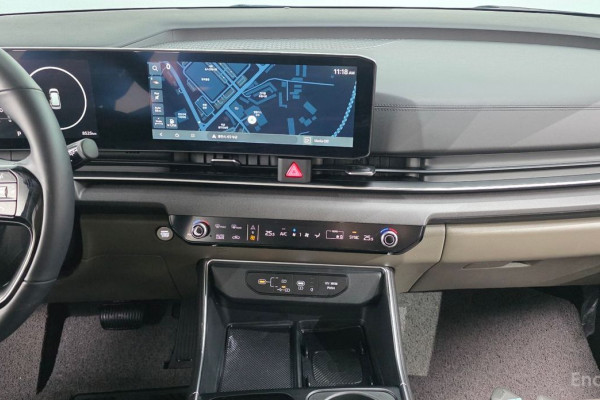 2025 Kia Carnival с пробегом 8 525 км