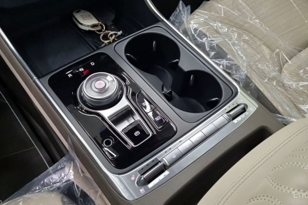 2024 Kia Carnival с пробегом 16 708 км