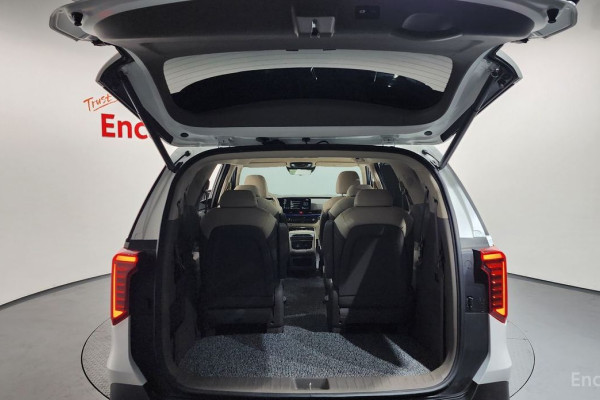 2025 Kia Carnival с пробегом 8 602 км