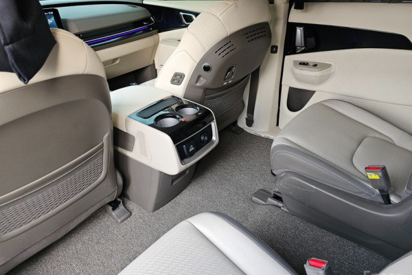 2024 Kia Carnival с пробегом 76 700 км