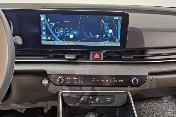 2025 Kia Carnival с пробегом 18 590 км