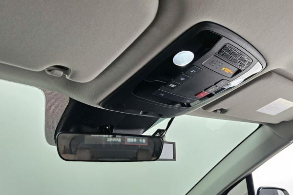 2025 Kia Carnival с пробегом 18 590 км