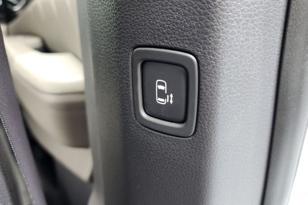 2025 Kia Carnival с пробегом 14 202 км