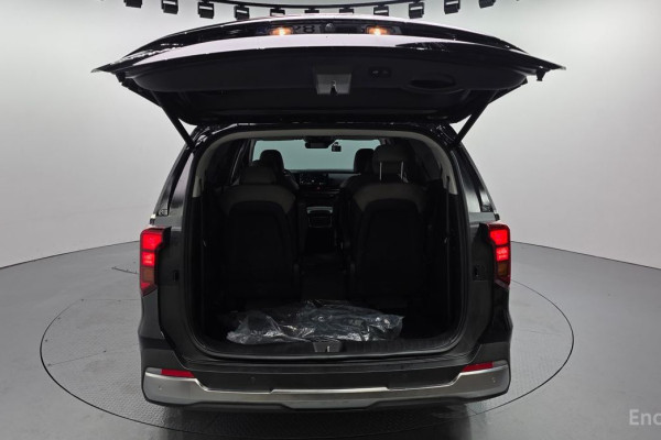 2025 Kia Carnival с пробегом 8 525 км