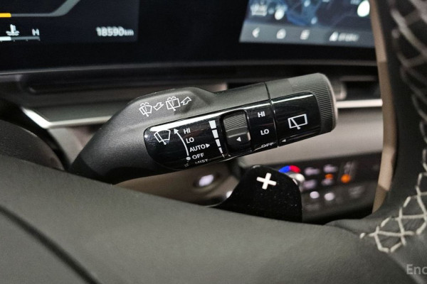 2025 Kia Carnival с пробегом 18 590 км