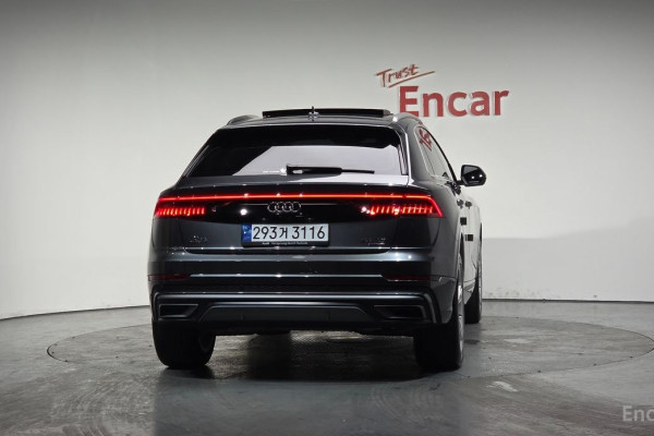 2023 Audi Q8 с пробегом 14 161 км