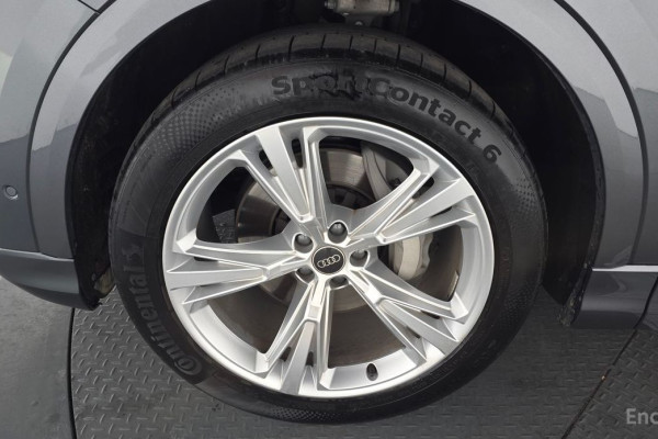 2023 Audi Q8 с пробегом 14 161 км