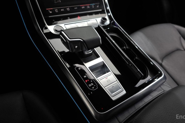 2023 Audi Q8 с пробегом 14 161 км