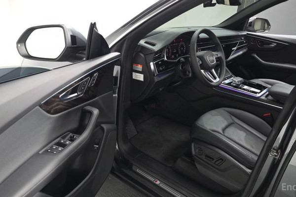 2023 Audi Q8 с пробегом 14 161 км