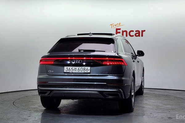 2020 Audi Q8 с пробегом 50 049 км