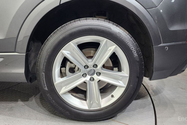 2020 Audi Q8 с пробегом 50 049 км