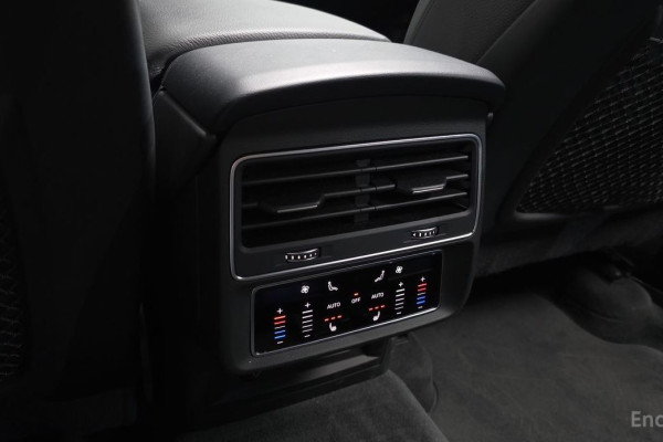 2023 Audi Q8 с пробегом 14 161 км