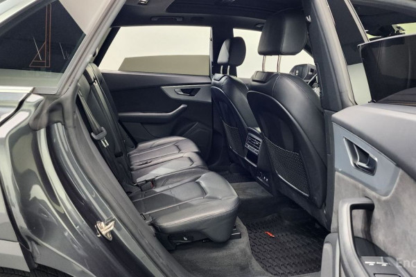 2020 Audi Q8 с пробегом 50 049 км