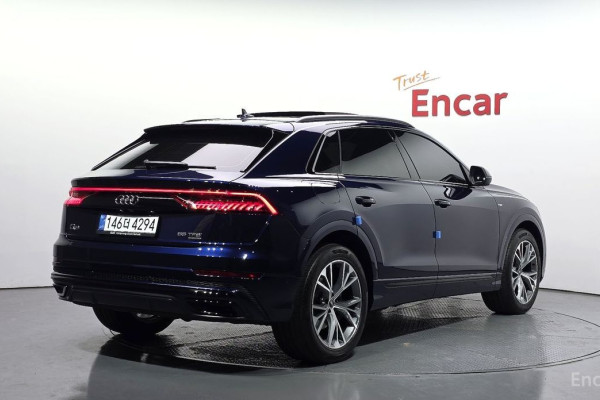 2022 Audi Q8 с пробегом 50 906 км