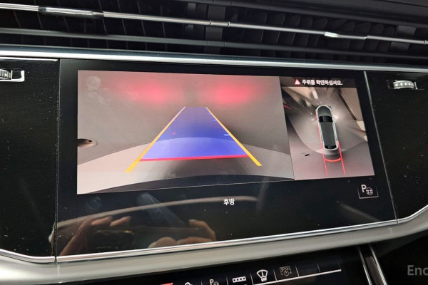 2021 Audi Q8 с пробегом 83 477 км