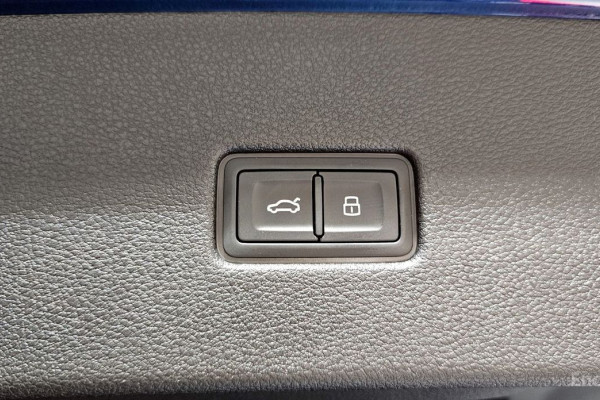 2021 Audi Q8 с пробегом 83 477 км