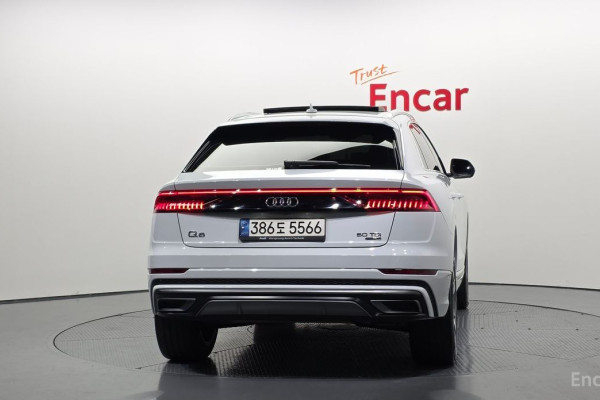 2022 Audi Q8 с пробегом 88 439 км