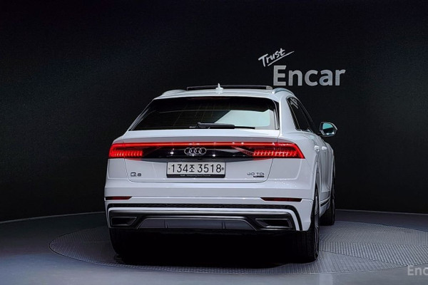 2020 Audi Q8 с пробегом 66 517 км