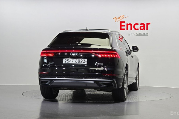2020 Audi Q8 с пробегом 79 144 км