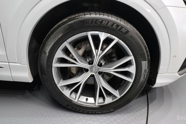 2020 Audi Q8 с пробегом 66 517 км