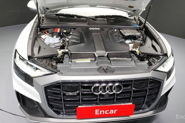 2020 Audi Q8 с пробегом 66 517 км