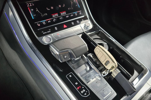 2020 Audi Q8 с пробегом 79 144 км