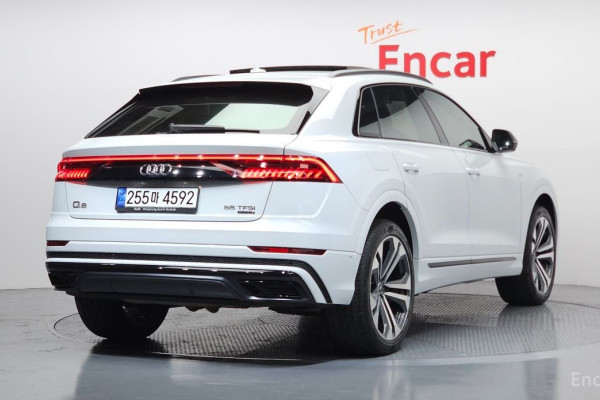 2022 Audi Q8 с пробегом 74 860 км